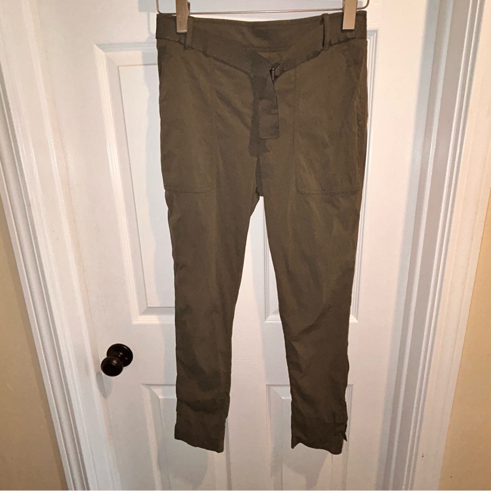 Athleta Trekkie Pant Women’s Size 6 Army Green
